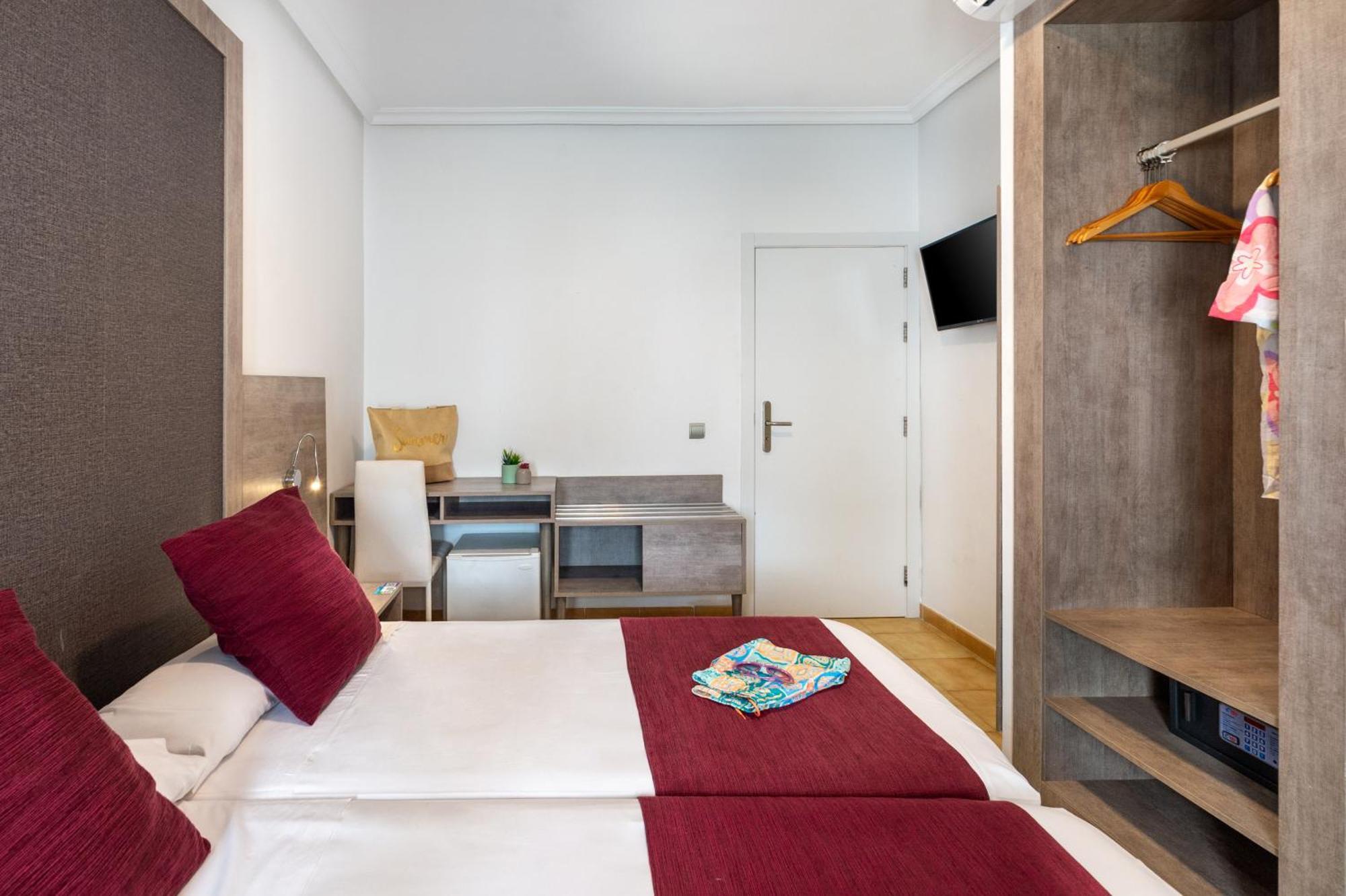 Hotel Vibra Marco Polo II - Adults Only Sant Antoni de Portmany Dış mekan fotoğraf