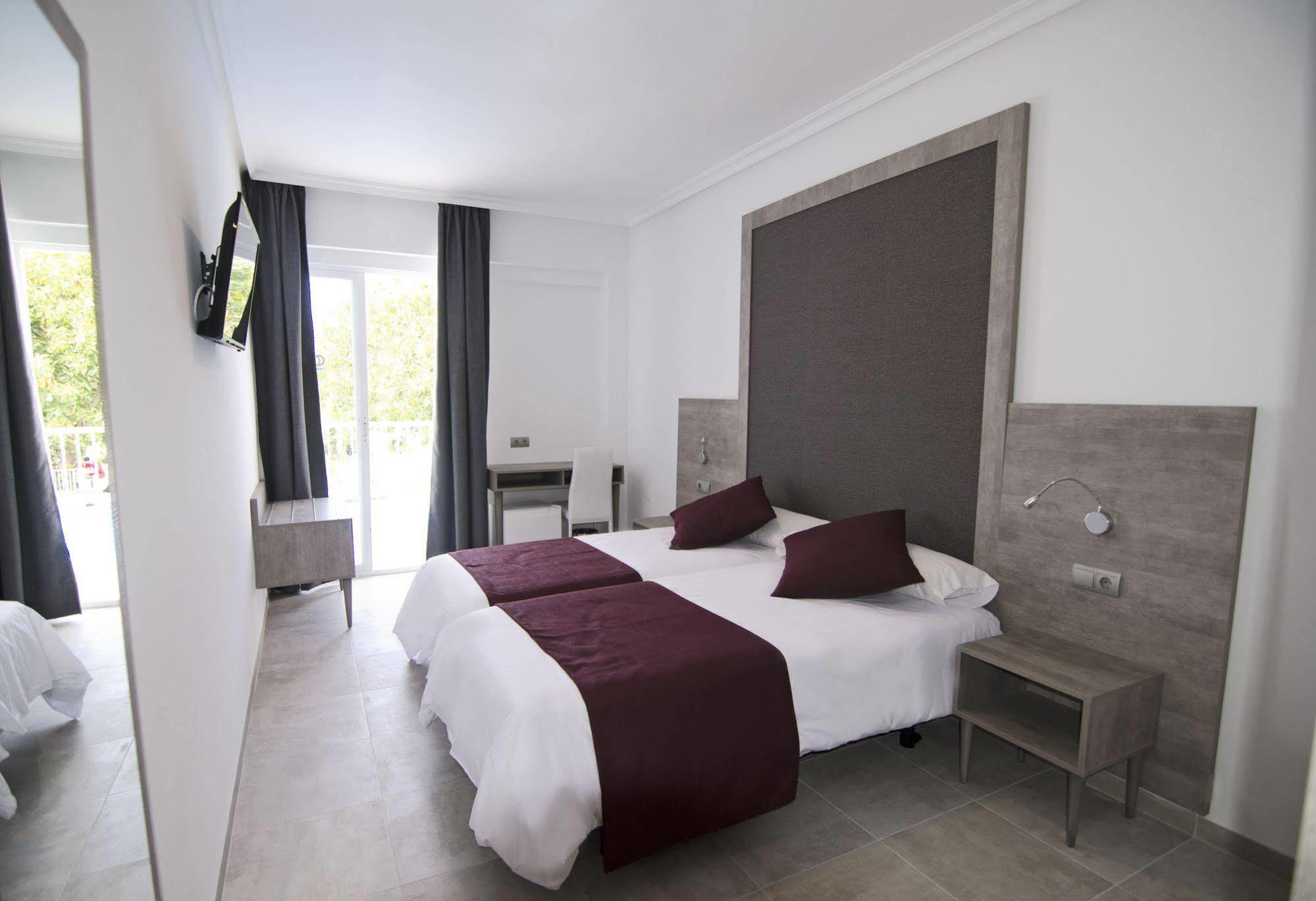 Hotel Vibra Marco Polo II - Adults Only Sant Antoni de Portmany Dış mekan fotoğraf
