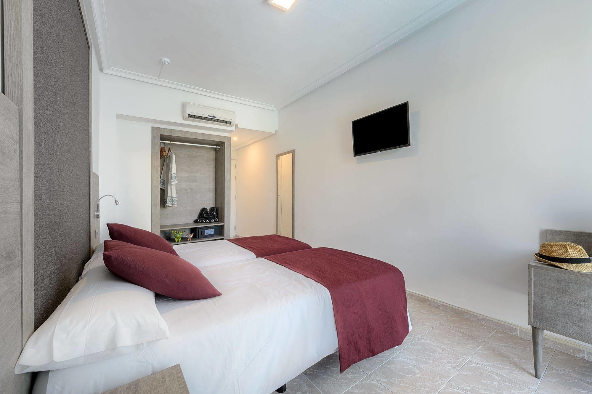 Hotel Vibra Marco Polo II - Adults Only Sant Antoni de Portmany Dış mekan fotoğraf